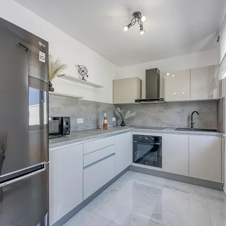 Luana With Private Pool * Poreč