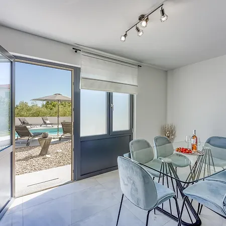 Luana With Private Pool Appartement