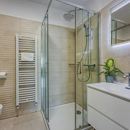 Luana With Private Pool Porec