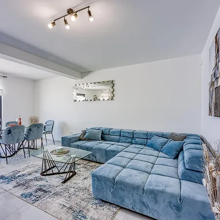 Appartamento Luana With Private Pool Porec