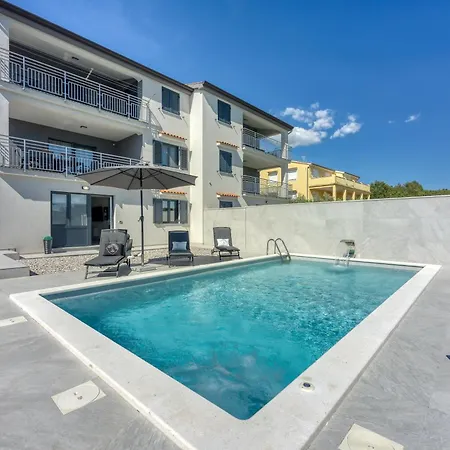 Luana With Private Pool * Porec