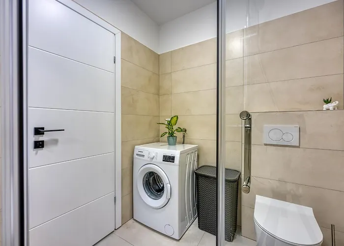 Luana With Private Pool Poreč