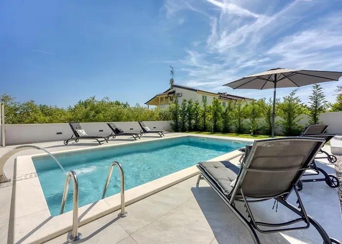 Luana With Private Pool Appartamento Porec