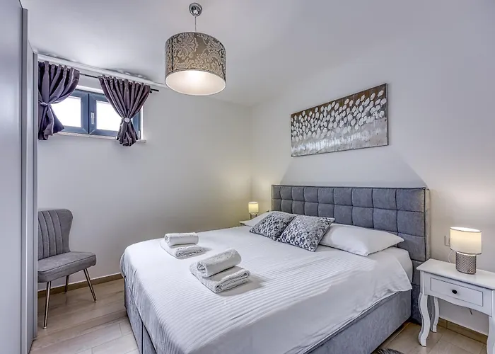 Apartman Luana With Private Pool *